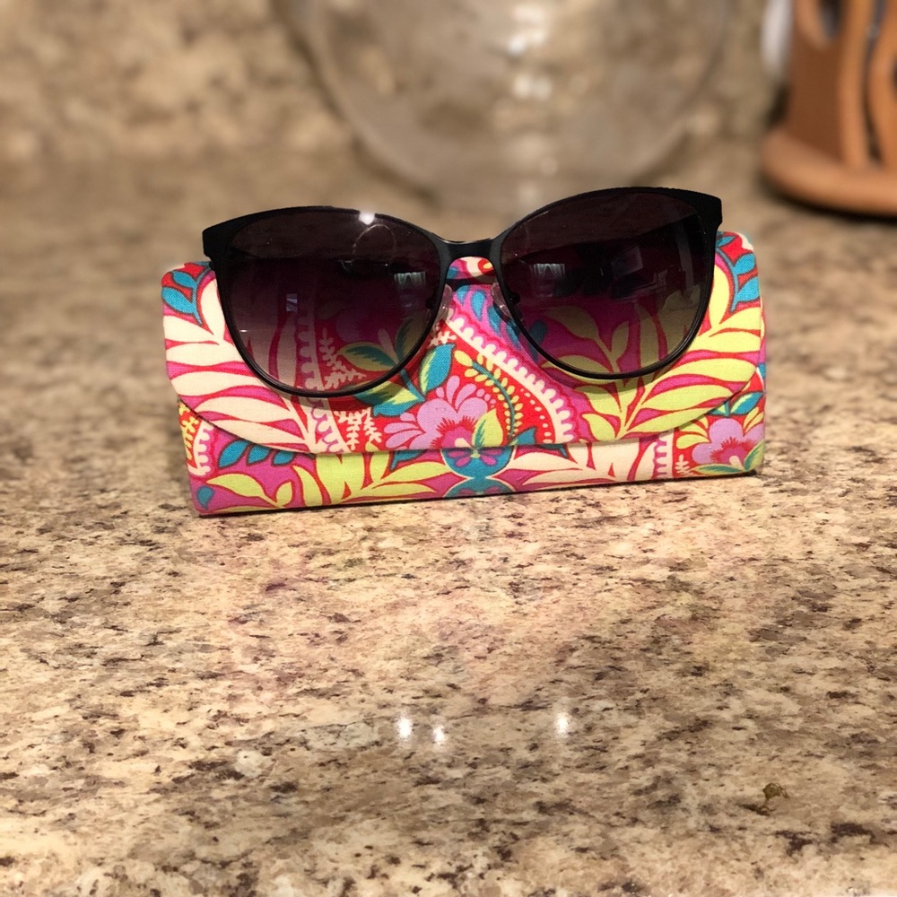 Vera Bradley sunnglasses